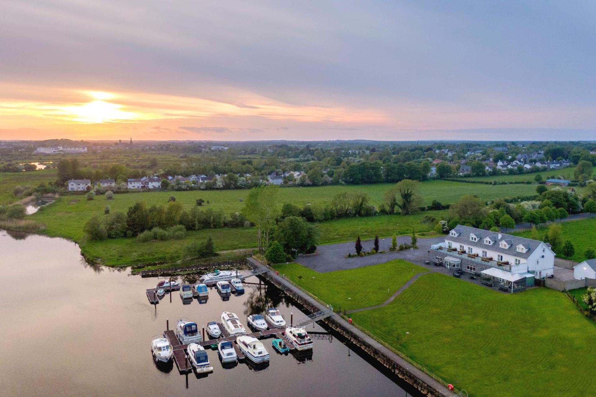 Moycarn Lodge & Marina Ballinasloe Eksteriør billede